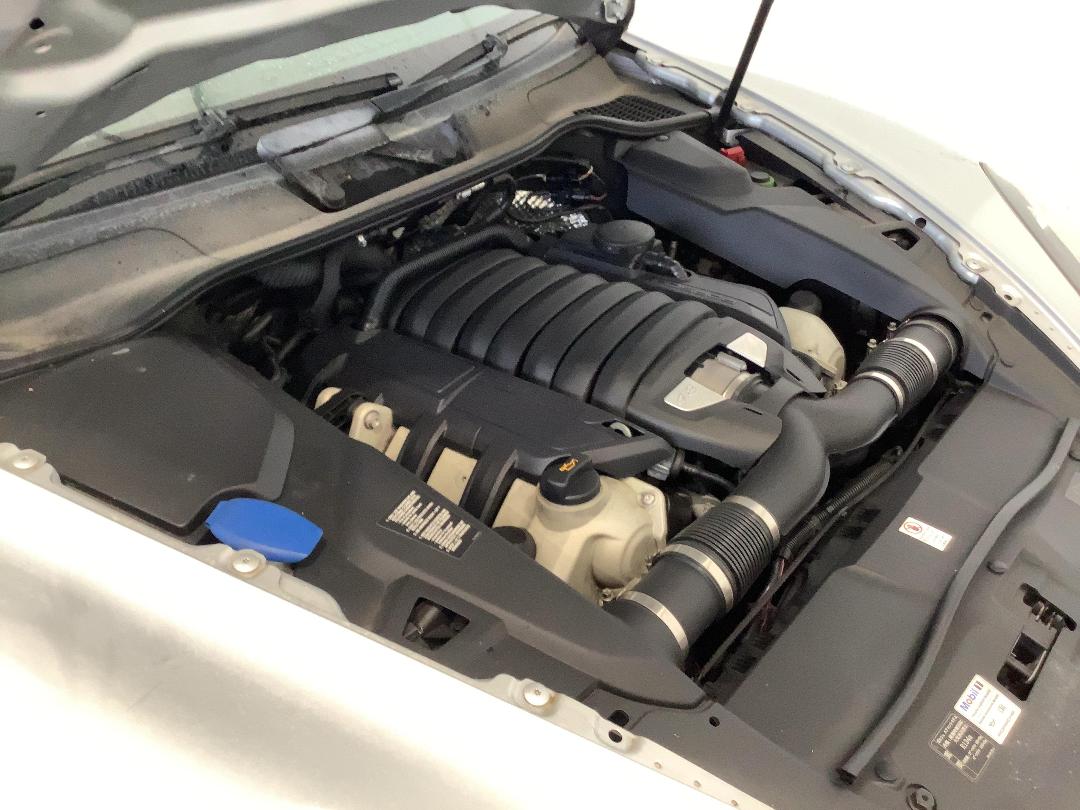 Photo '12' of Porsche Cayenne Photo '12' of Porsche Cayenne