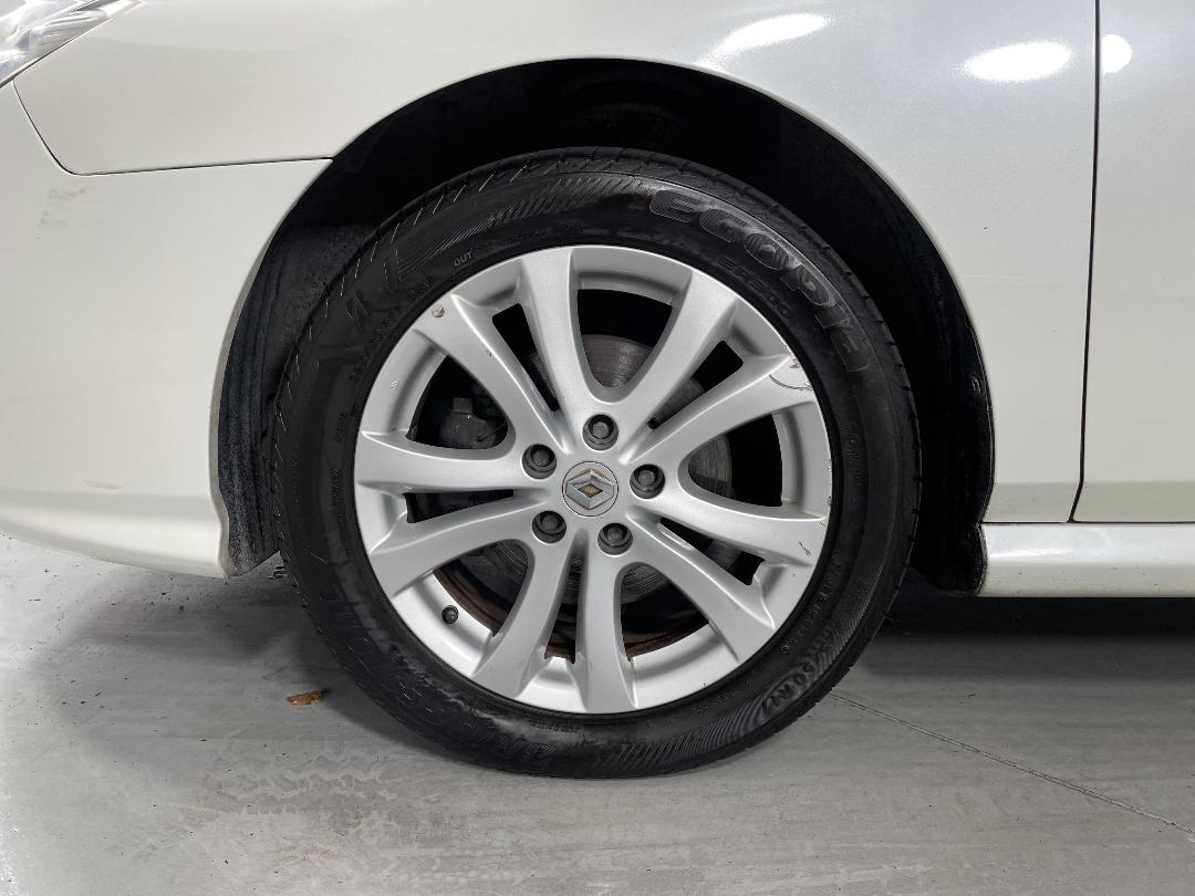 Photo '10' of Renault Latitude Photo '10' of Renault Latitude