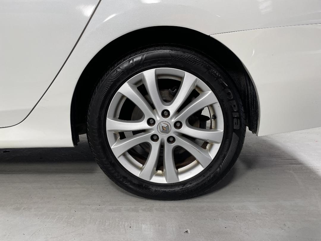 Photo '11' of Renault Latitude Photo '11' of Renault Latitude