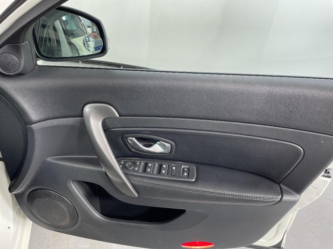 Photo '15' of Renault Latitude Photo '15' of Renault Latitude