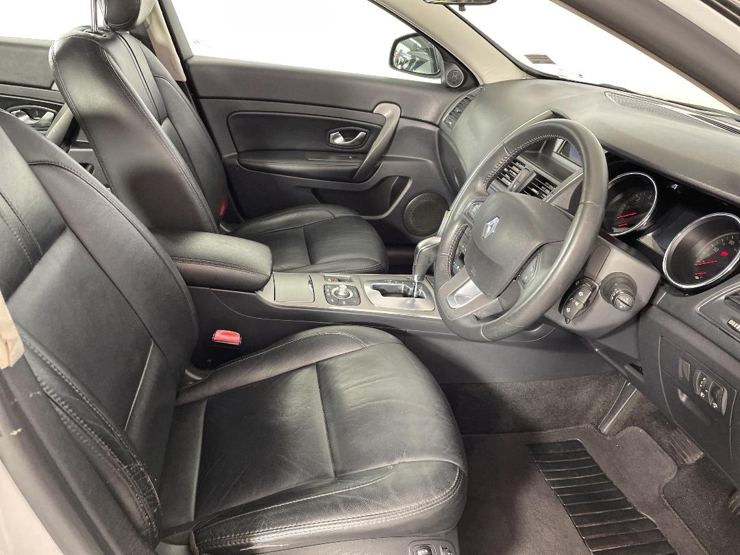 Photo '16' of Renault Latitude Photo '16' of Renault Latitude