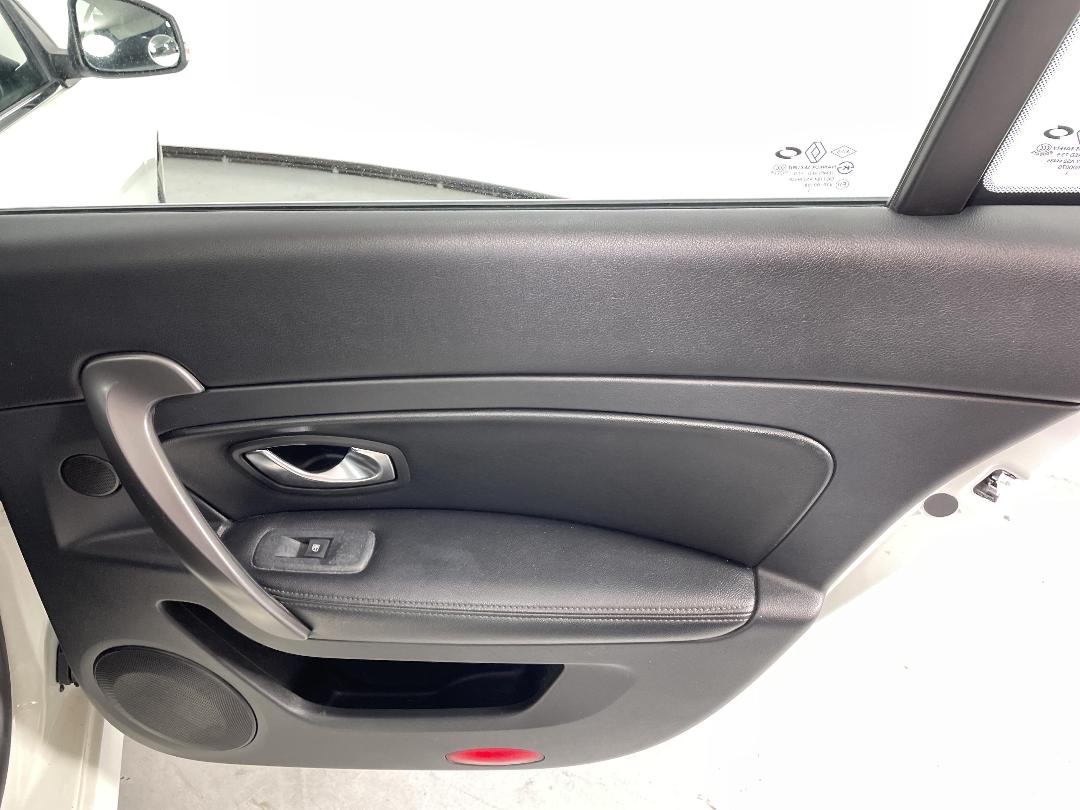 Photo '19' of Renault Latitude Photo '19' of Renault Latitude