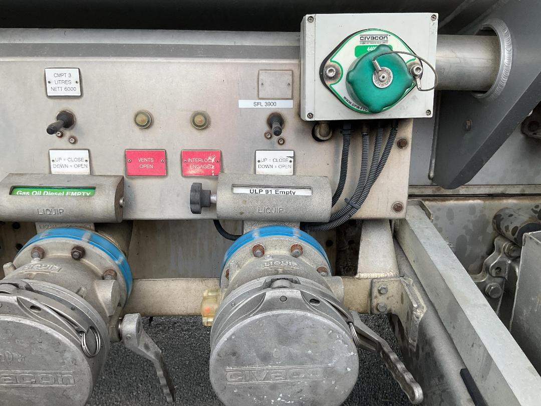 Photo '24' of Scania G480 LB8X4MSA Tanker