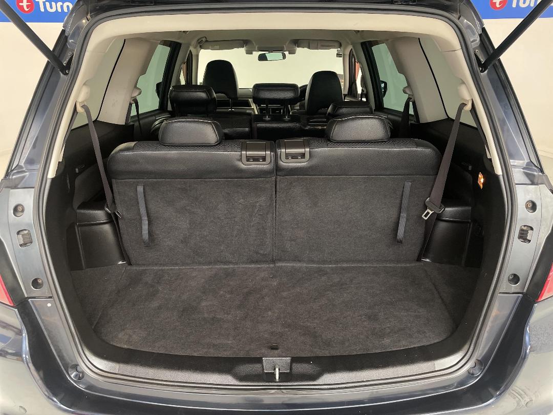 Photo '14' of Subaru Exiga Photo '14' of Subaru Exiga