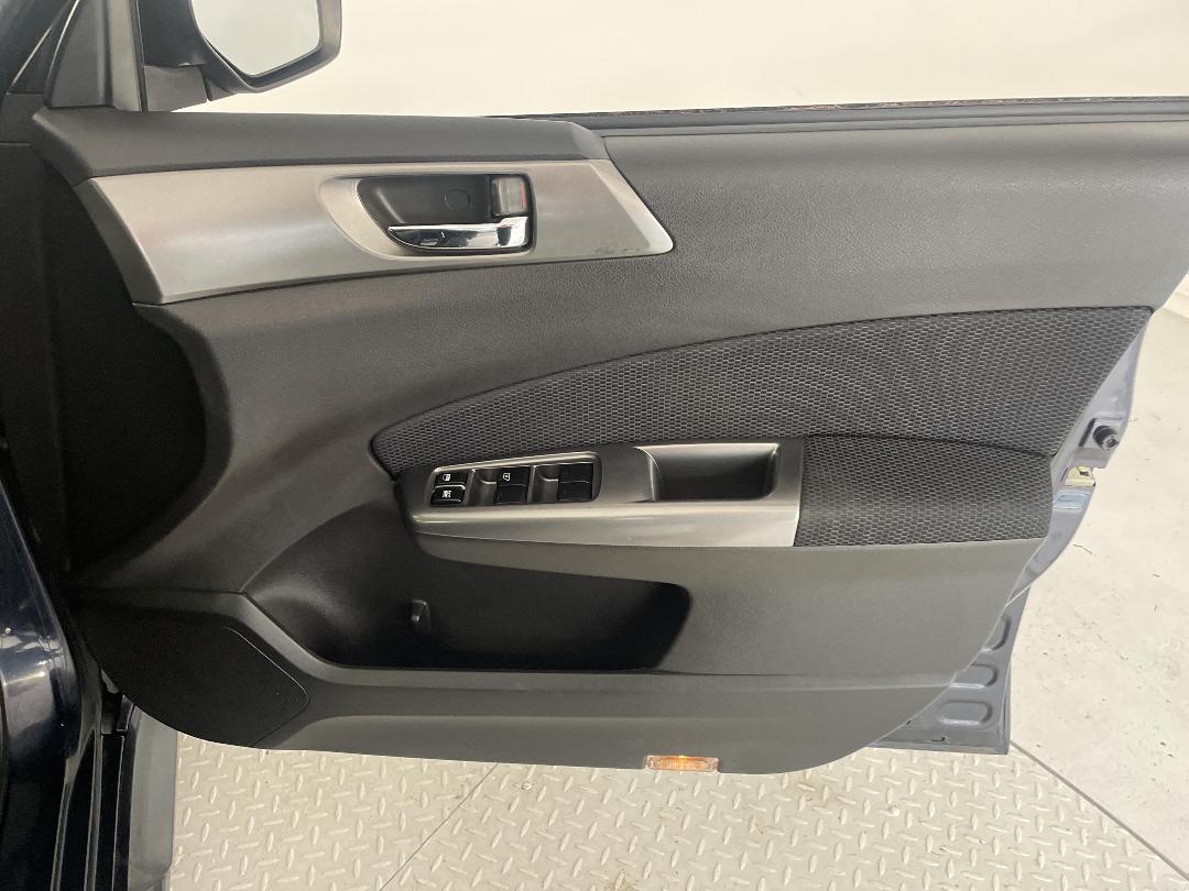 Photo '15' of Subaru Exiga Photo '15' of Subaru Exiga