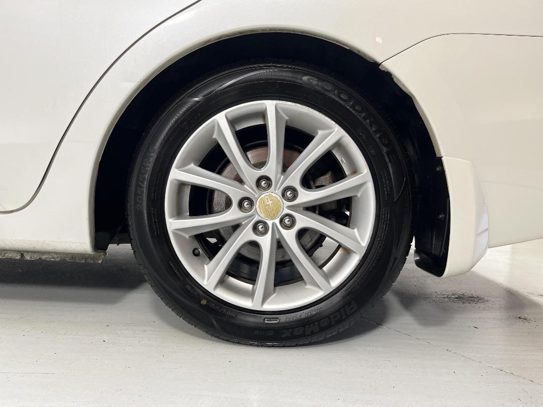 Photo '11' of Subaru Impreza Photo '11' of Subaru Impreza