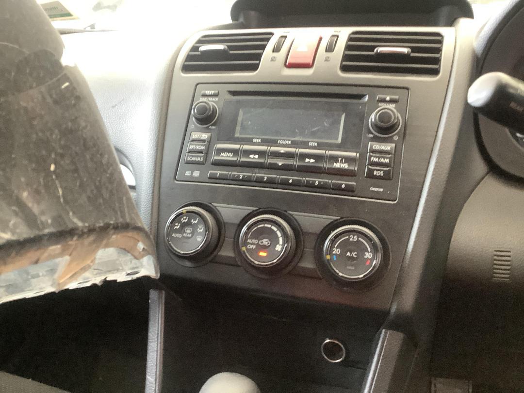 Photo '17' of Subaru Impreza I SLT