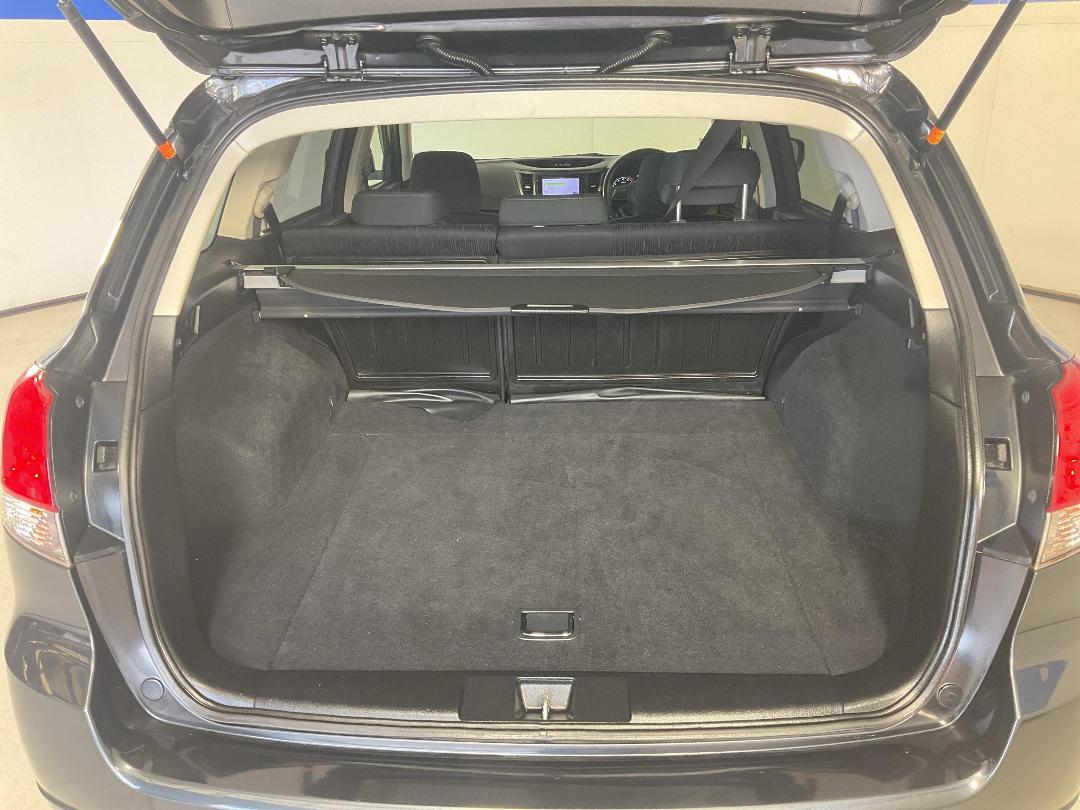 Photo '14' of Subaru Legacy