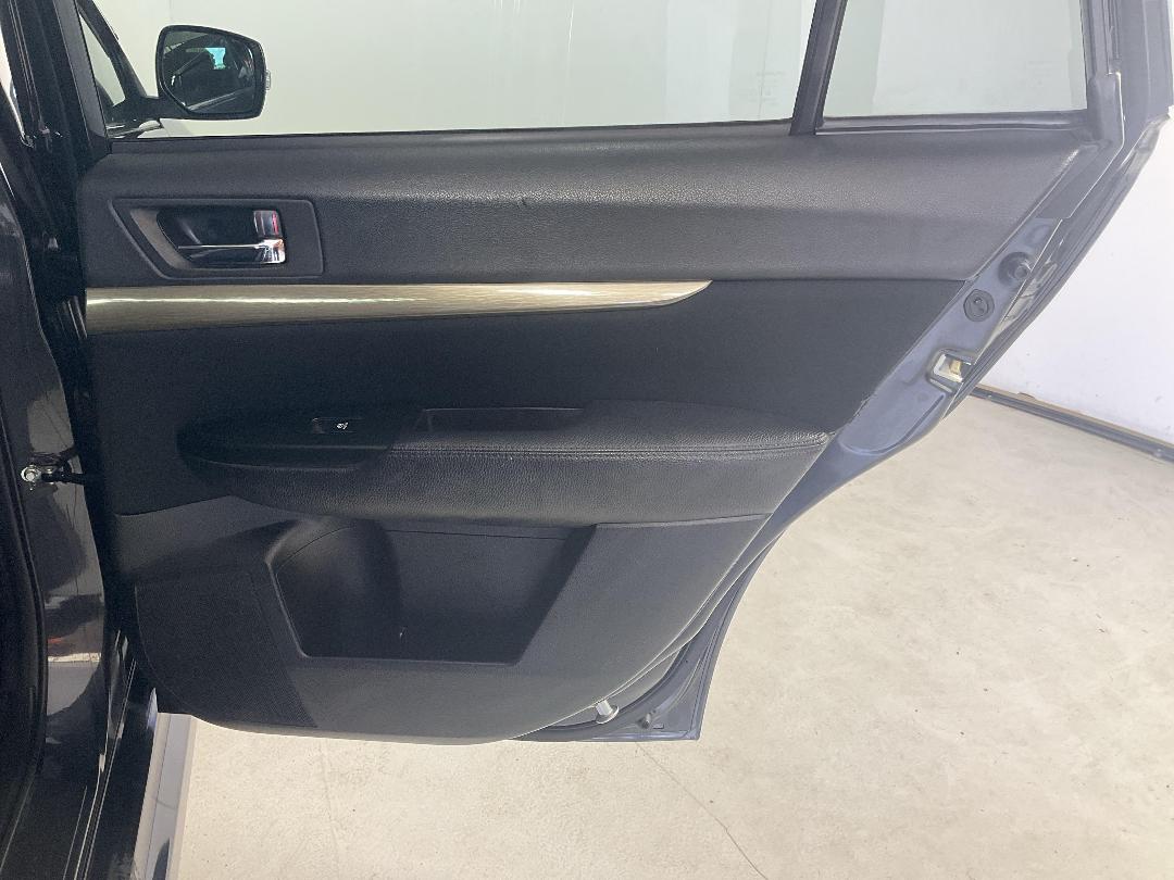 Photo '19' of Subaru Legacy