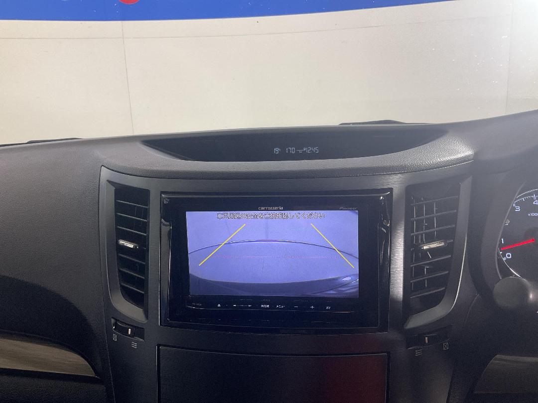 Photo '30' of Subaru Legacy