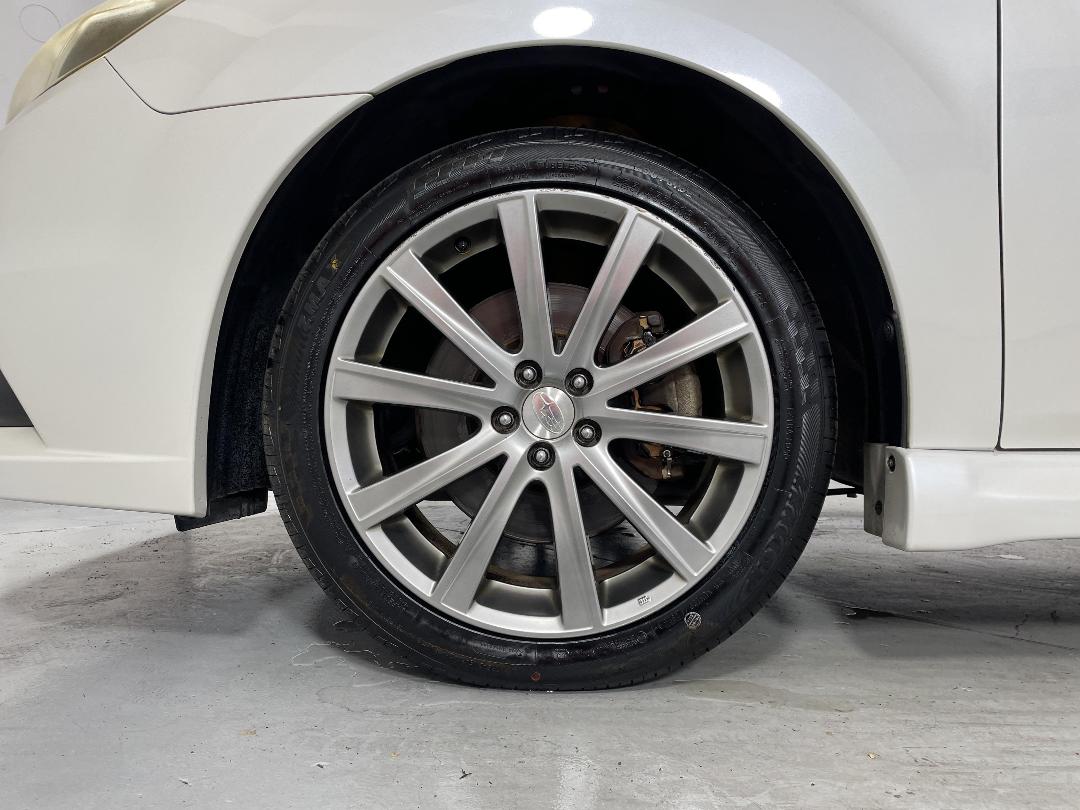 Photo '10' of Subaru Legacy