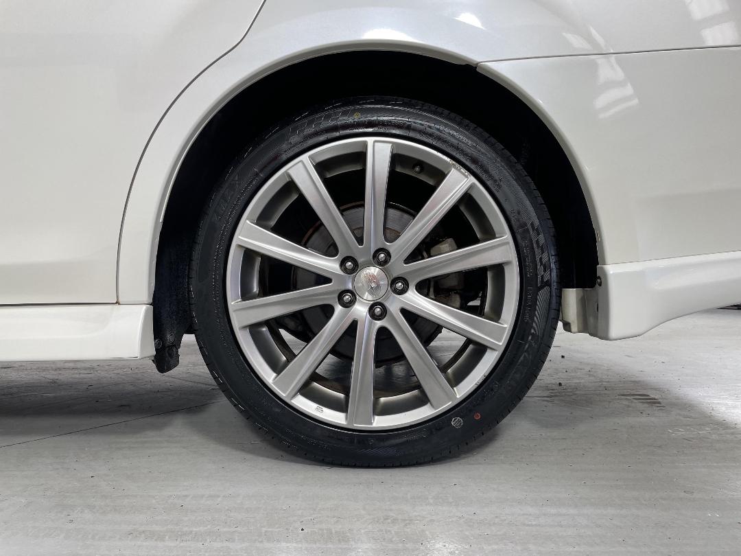 Photo '11' of Subaru Legacy