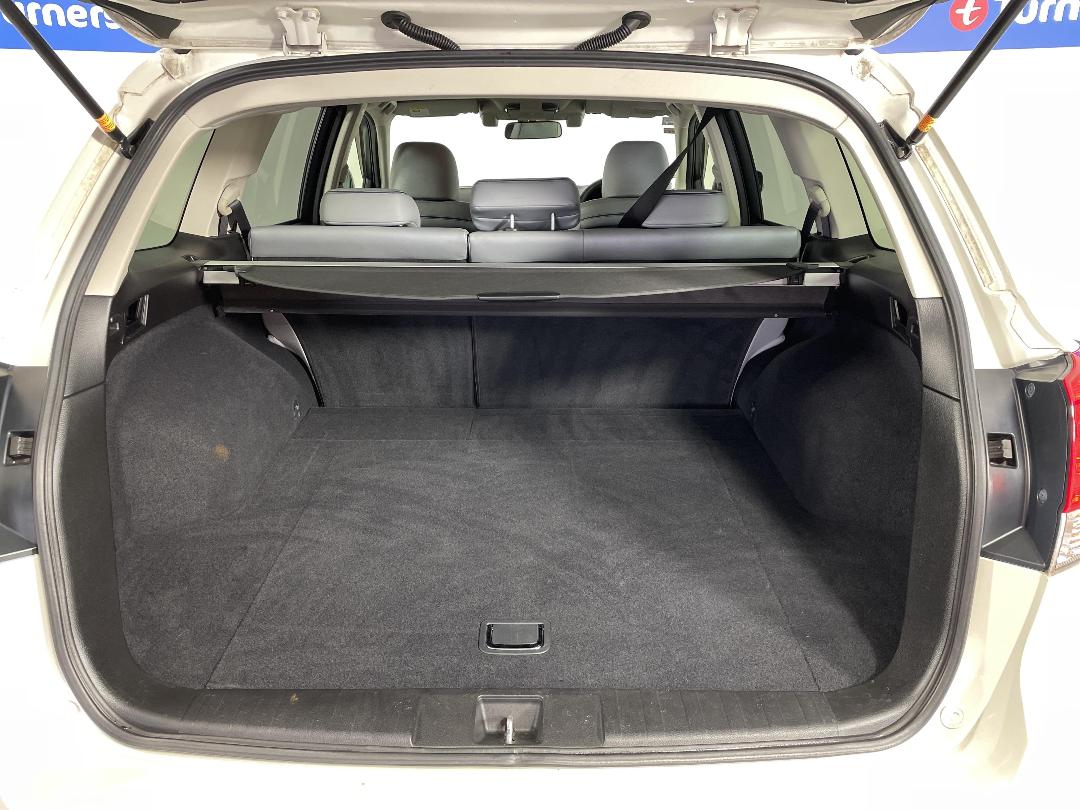 Photo '14' of Subaru Legacy