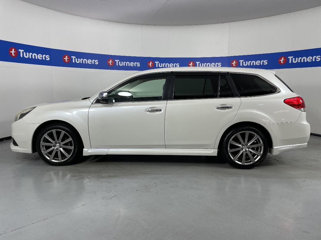 Photo '24' of Subaru Legacy