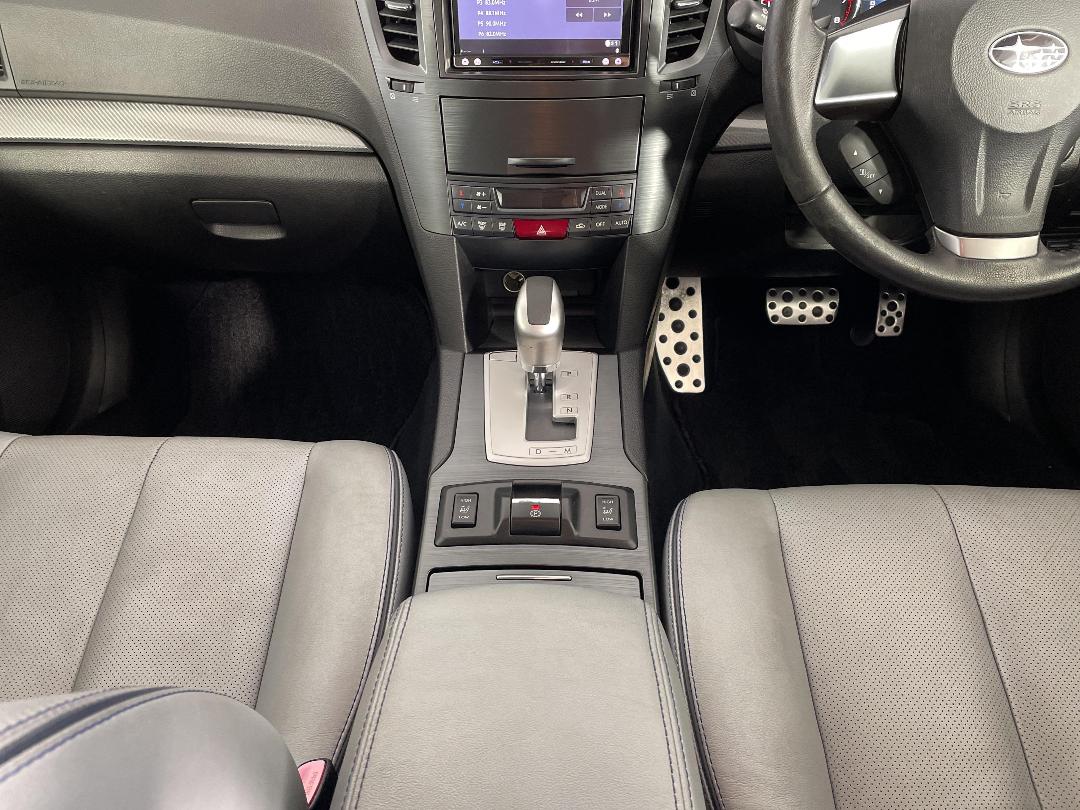 Photo '18' of Subaru Legacy