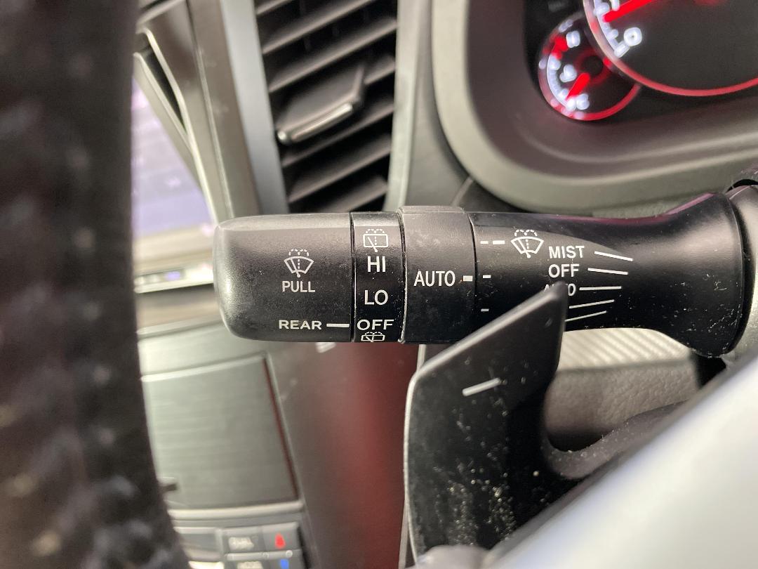 Photo '28' of Subaru Legacy