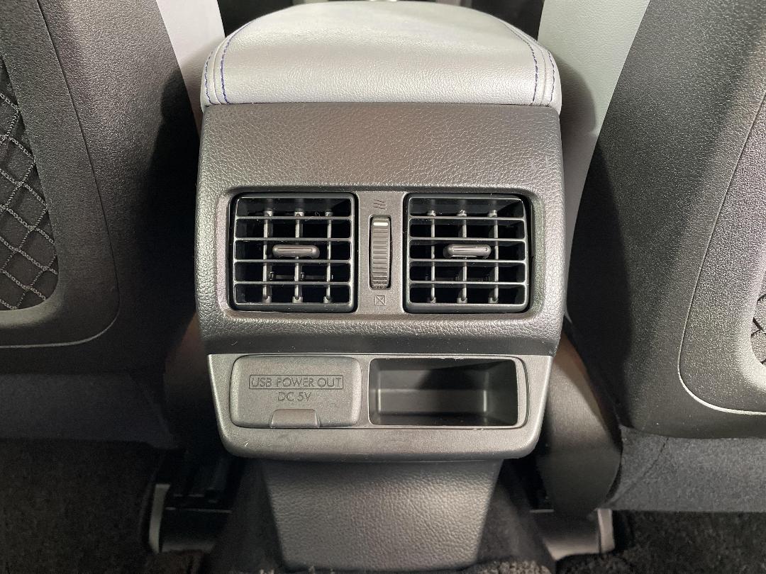 Photo '32' of Subaru Legacy