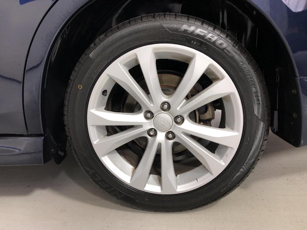 Photo '11' of Subaru Legacy