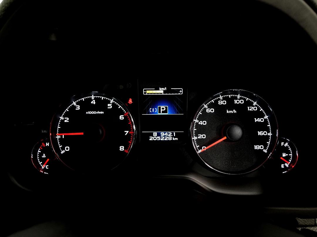 Photo '21' of Subaru Legacy