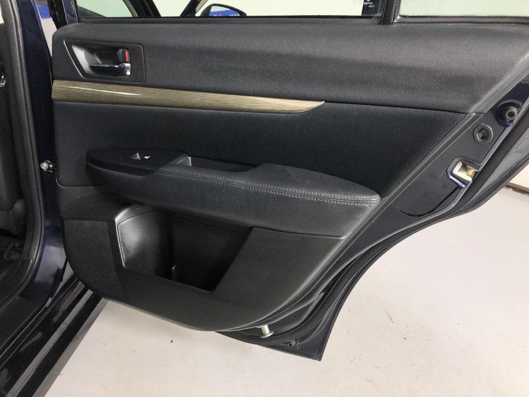 Photo '19' of Subaru Legacy