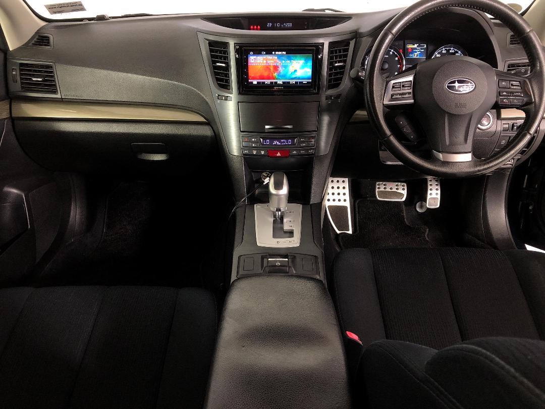 Photo '17' of Subaru Legacy