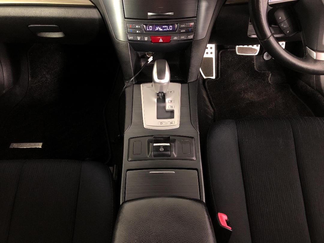 Photo '18' of Subaru Legacy