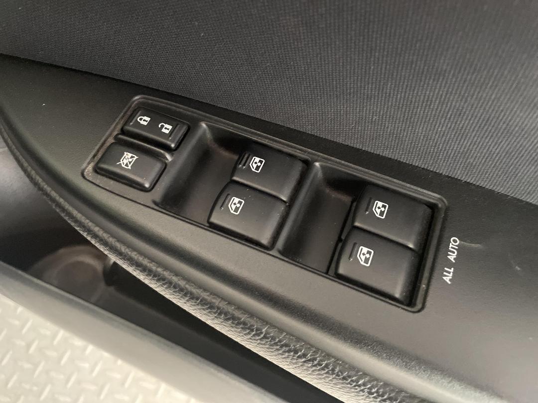 Photo '24' of Subaru Legacy Photo '24' of Subaru Legacy