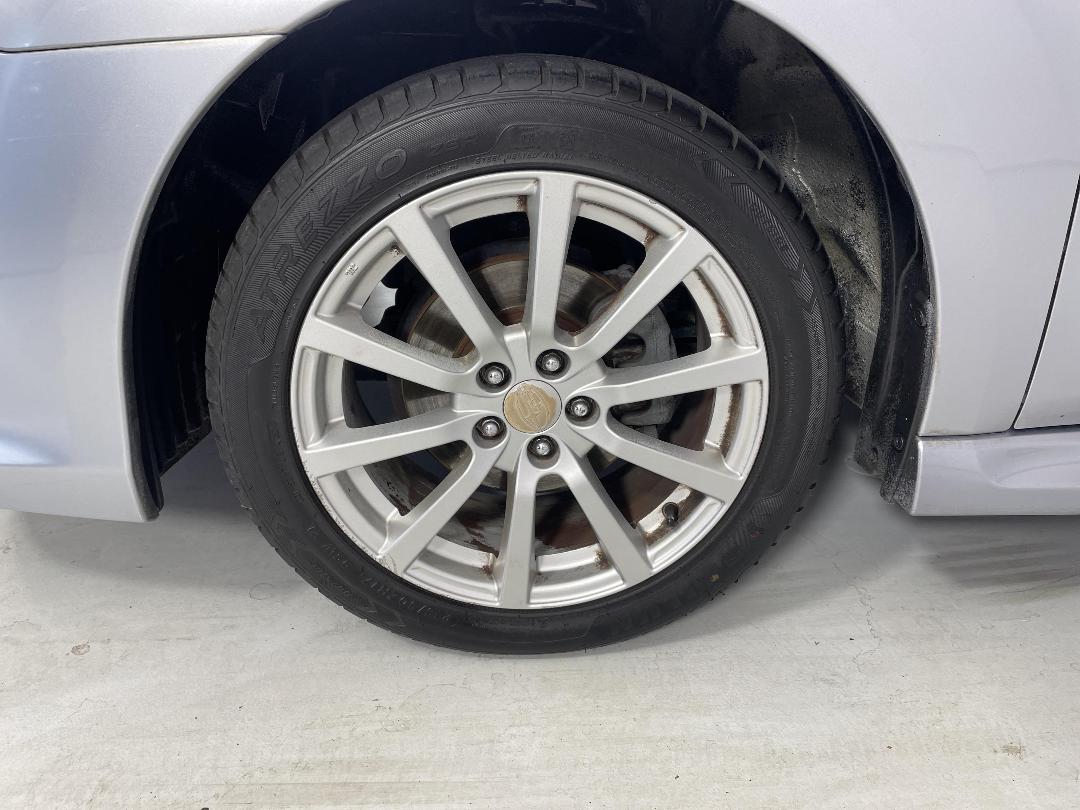 Photo '10' of Subaru Legacy