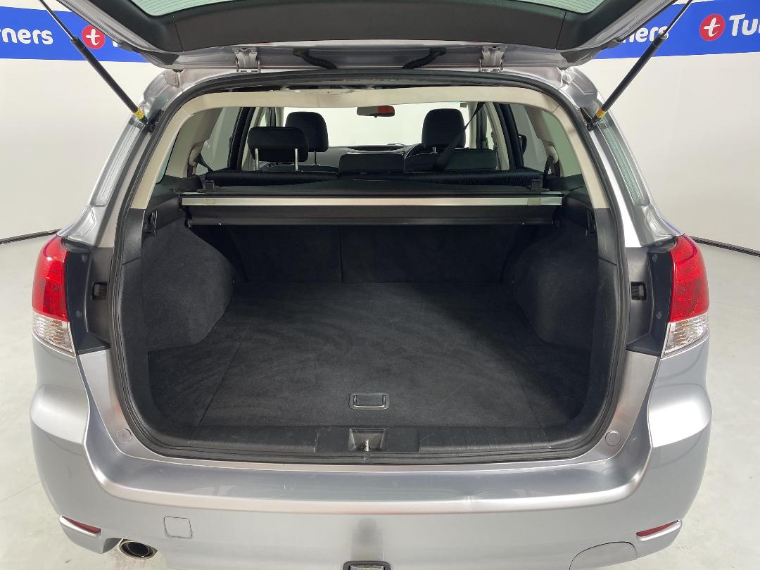 Photo '14' of Subaru Legacy