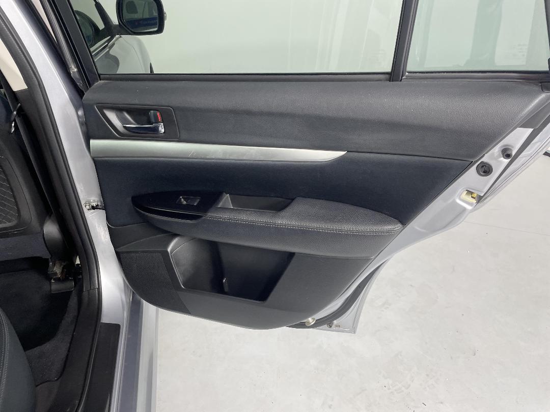 Photo '19' of Subaru Legacy