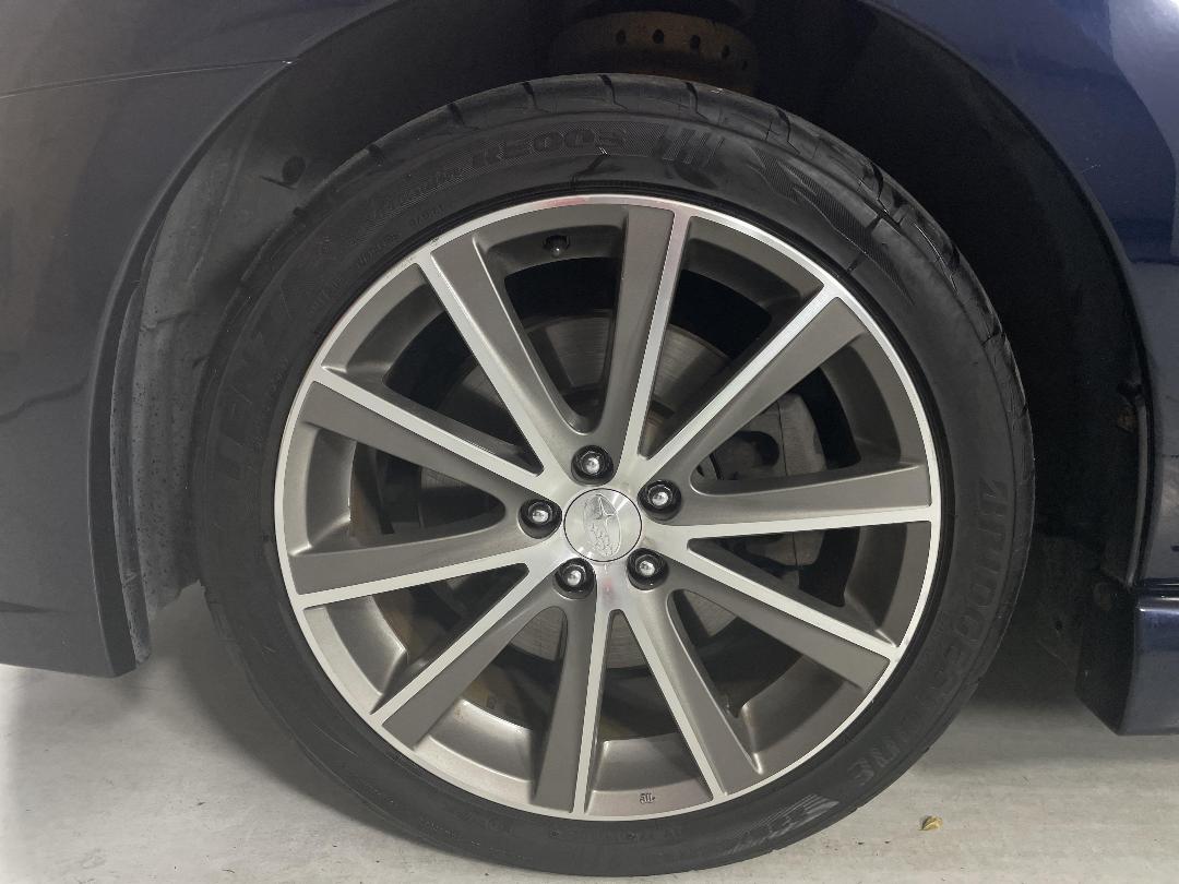 Photo '10' of Subaru Legacy