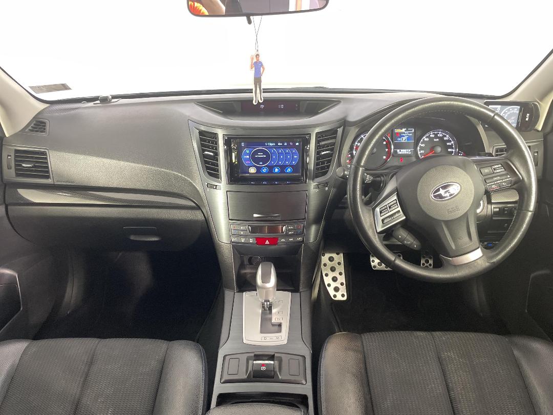 Photo '17' of Subaru Legacy