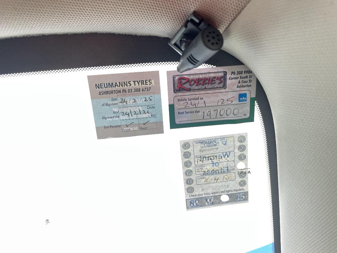 Photo '30' of Subaru Legacy