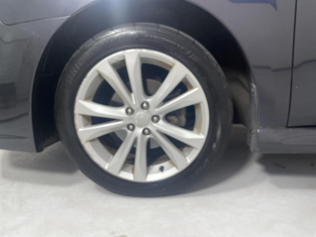 Photo '10' of Subaru Legacy