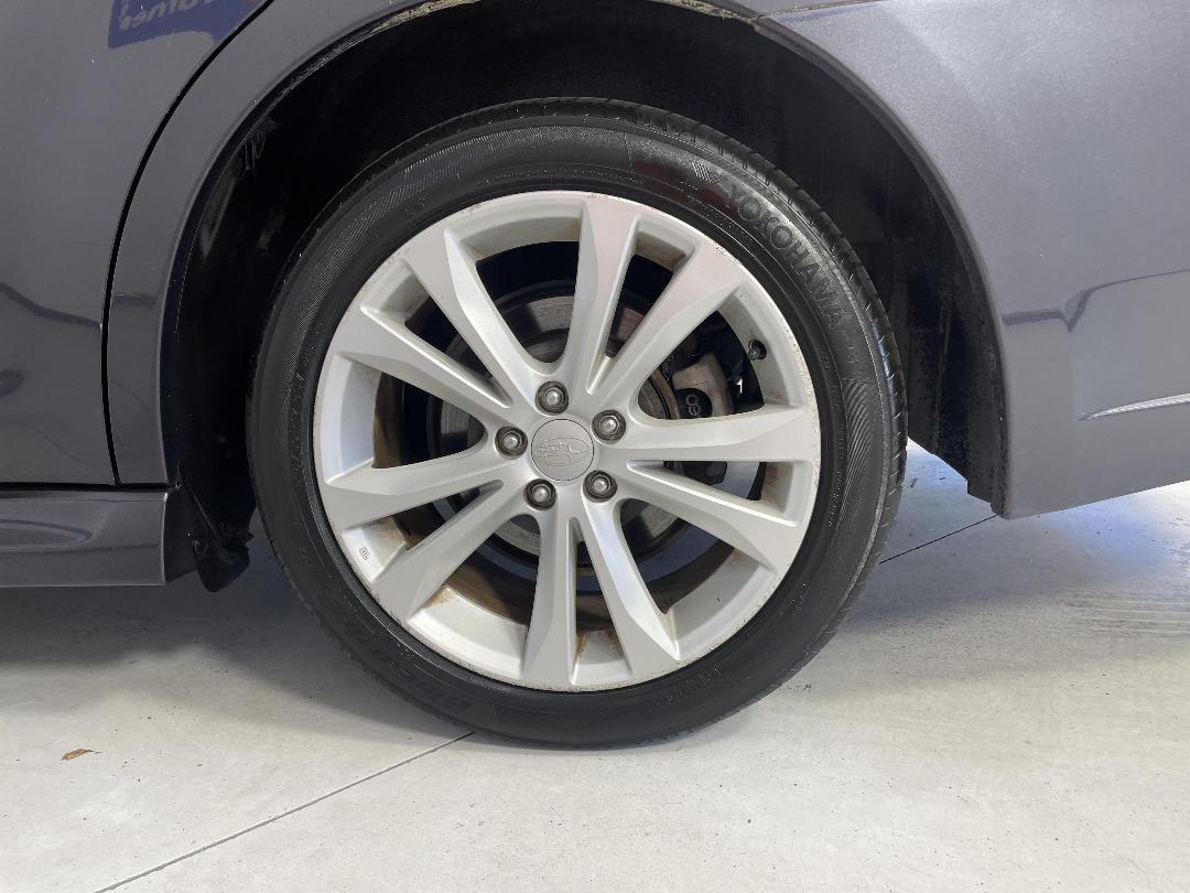 Photo '11' of Subaru Legacy