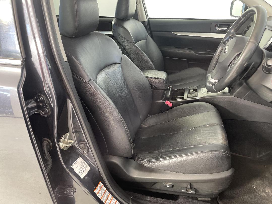 Photo '16' of Subaru Legacy