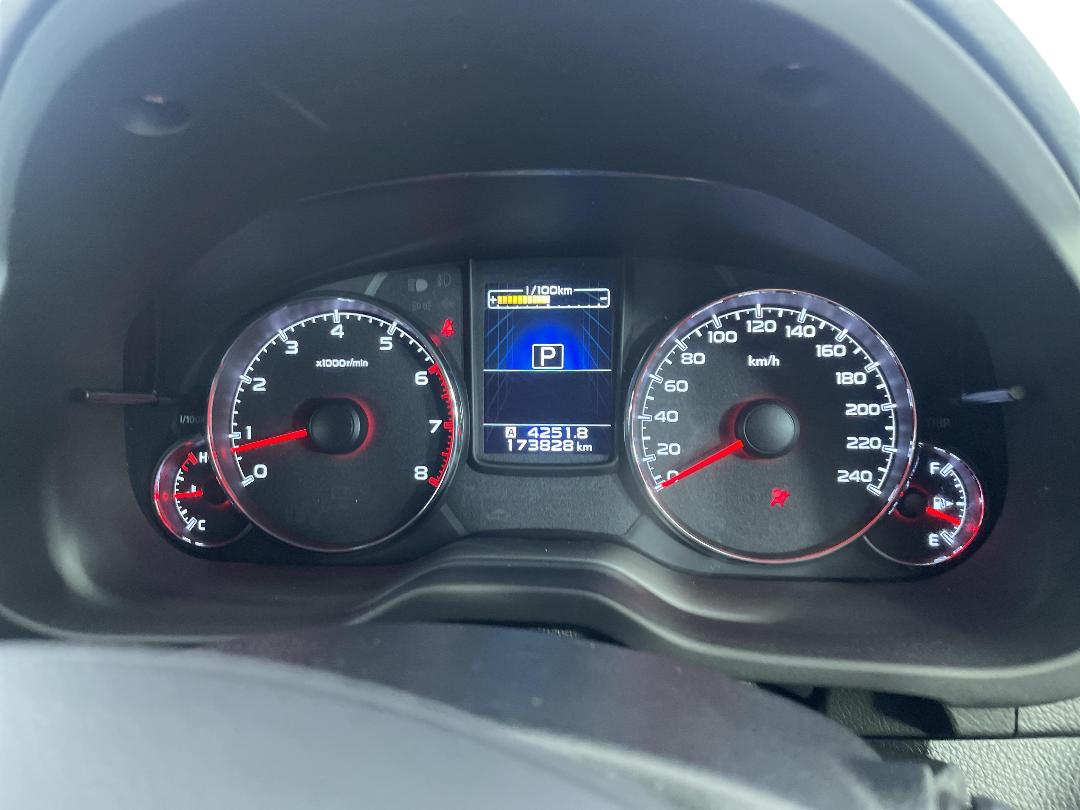 Photo '21' of Subaru Legacy