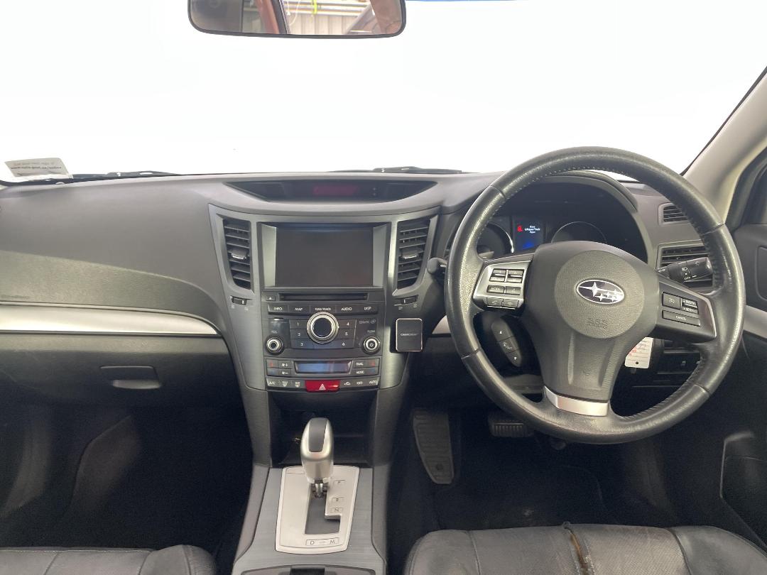 Photo '17' of Subaru Legacy