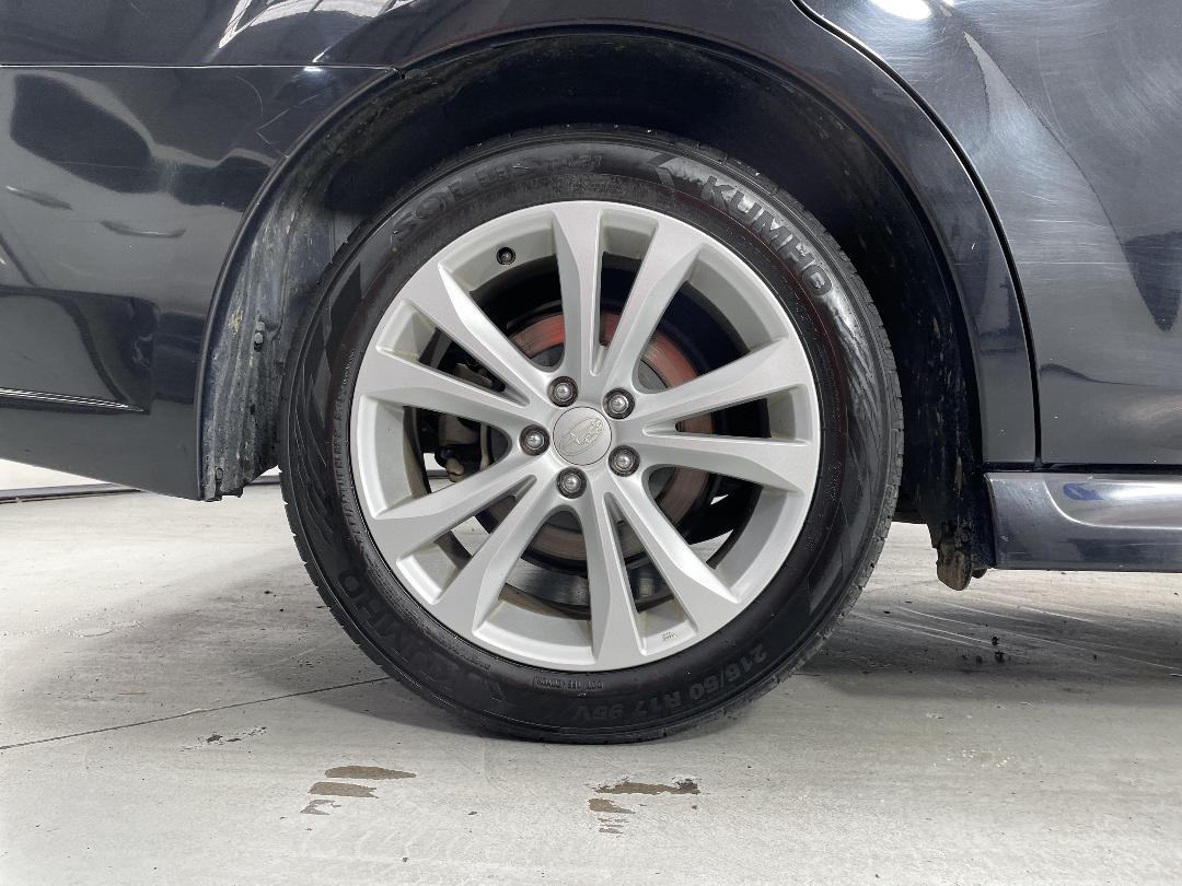 Photo '12' of Subaru Legacy