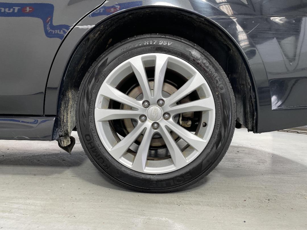 Photo '11' of Subaru Legacy