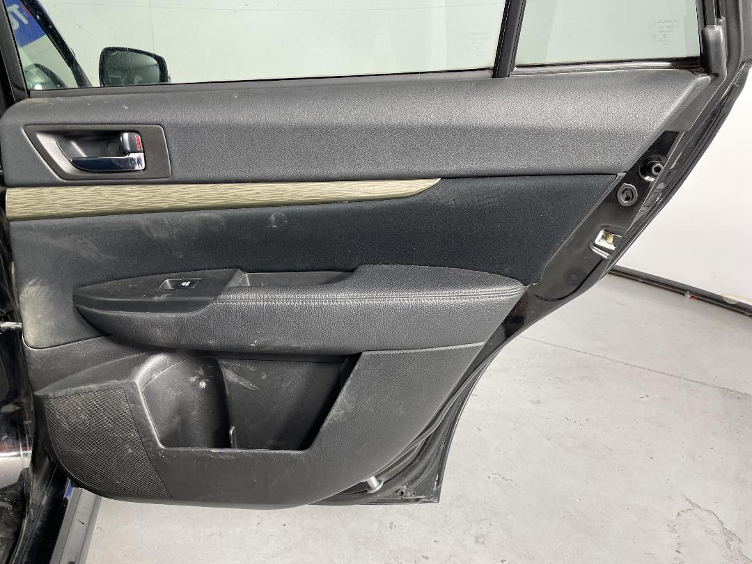 Photo '19' of Subaru Legacy