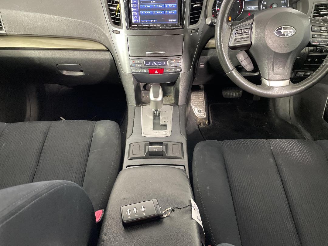 Photo '18' of Subaru Legacy