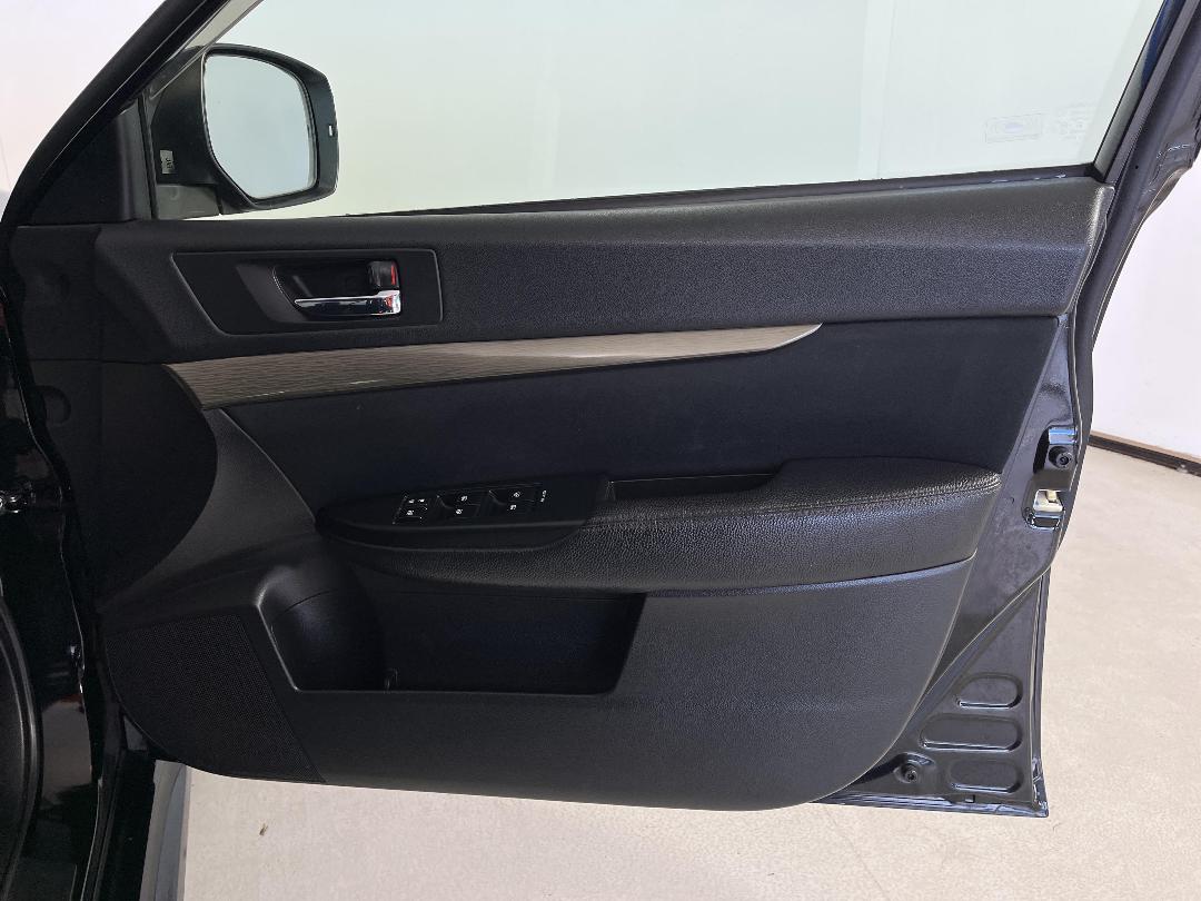 Photo '15' of Subaru Legacy