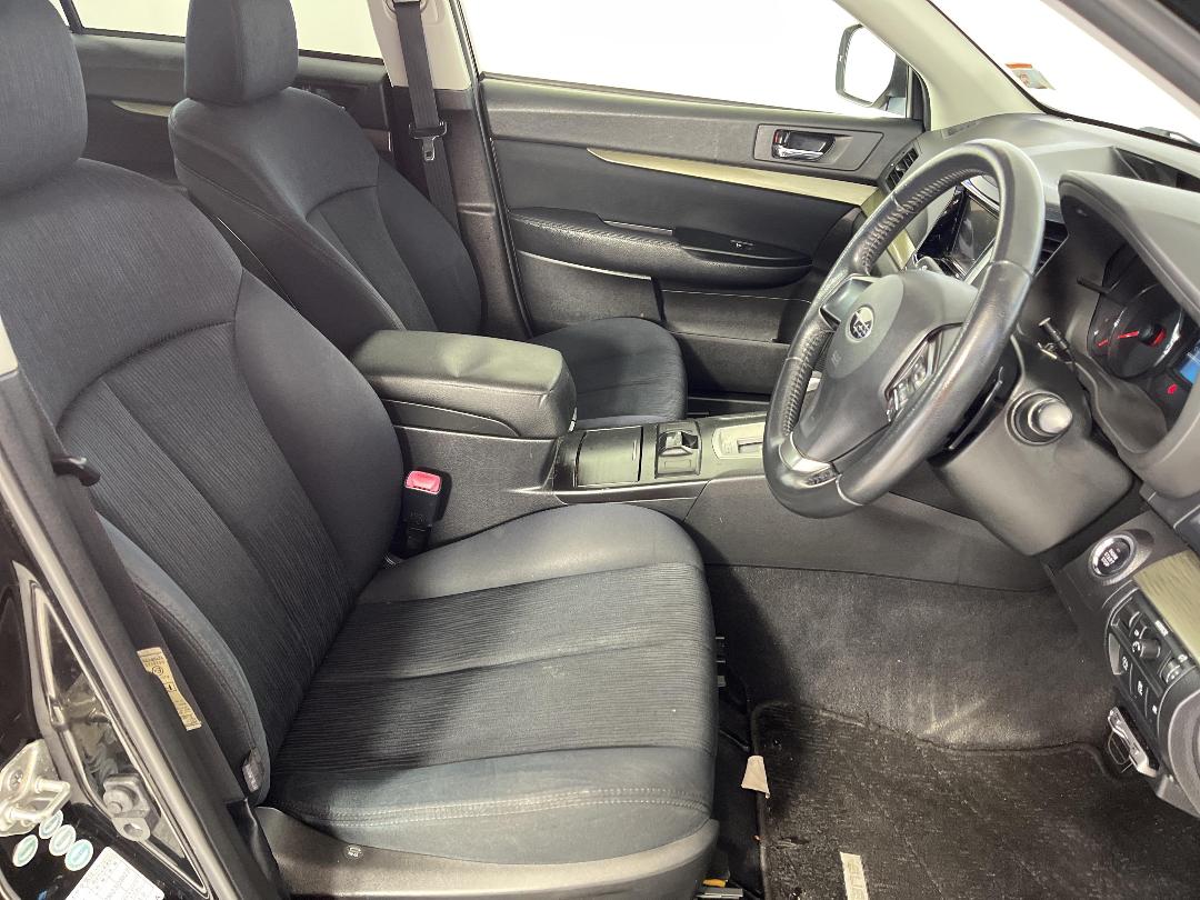 Photo '16' of Subaru Legacy