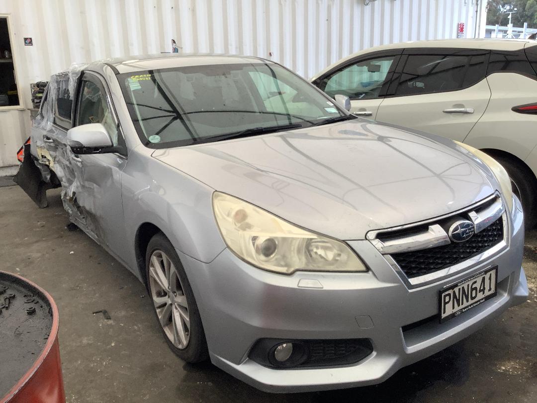 Photo '2' of Subaru Legacy Photo '2' of Subaru Legacy