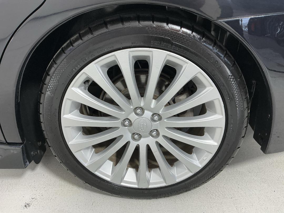 Photo '11' of Subaru Legacy