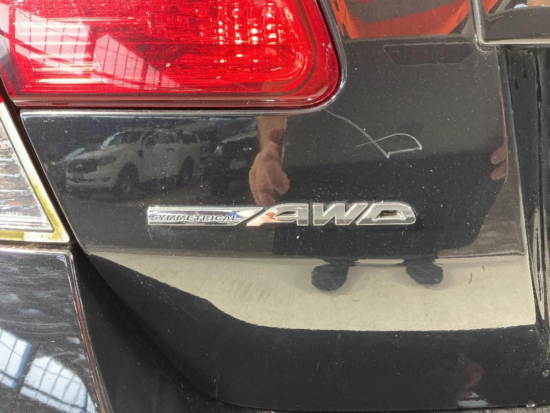 Photo '28' of Subaru Legacy