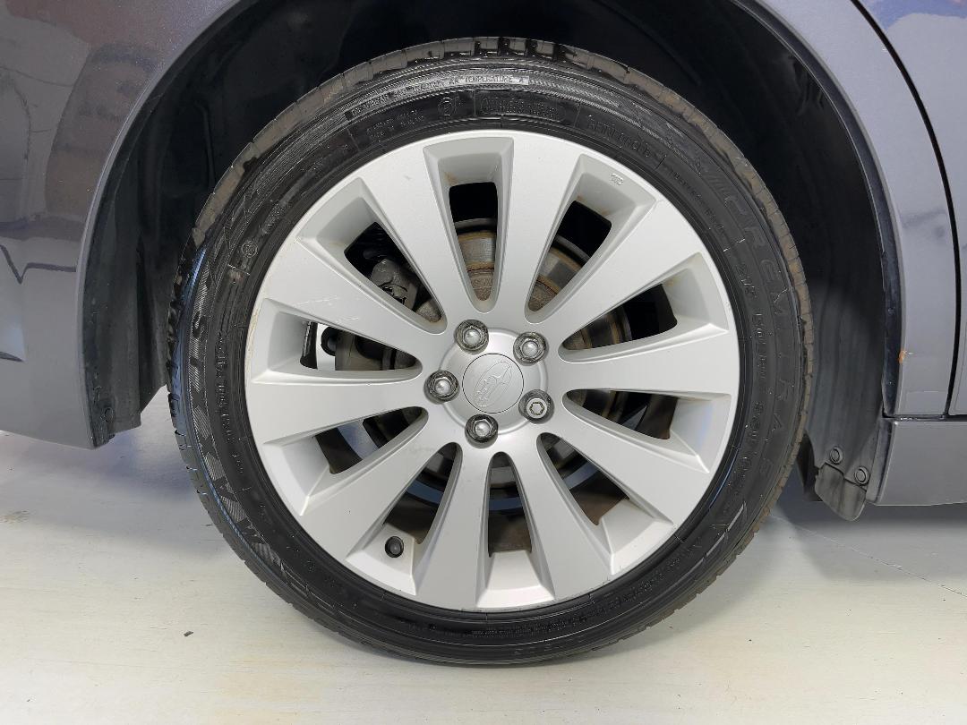 Photo '12' of Subaru Legacy