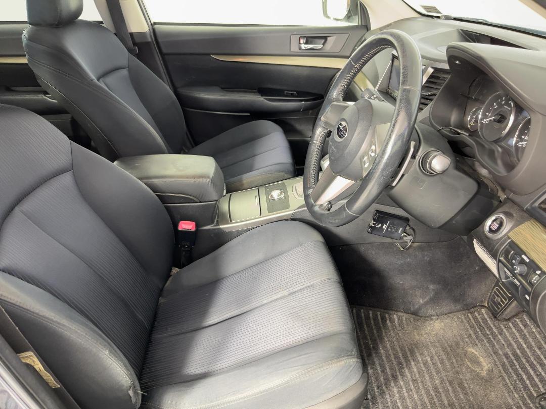 Photo '16' of Subaru Legacy