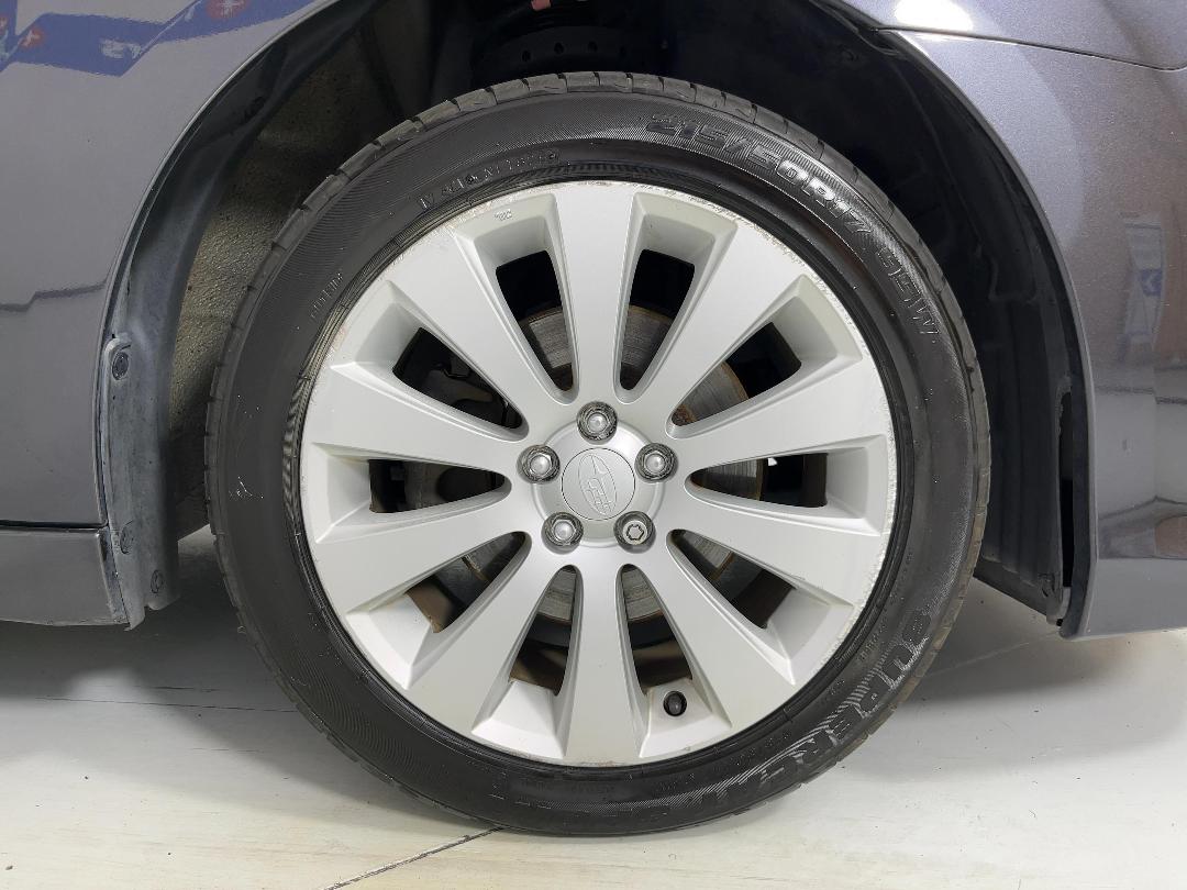 Photo '9' of Subaru Legacy